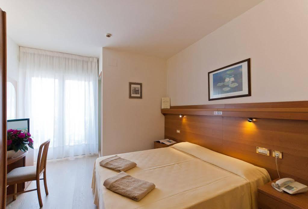 Hotel Italy Bibione Esterno foto