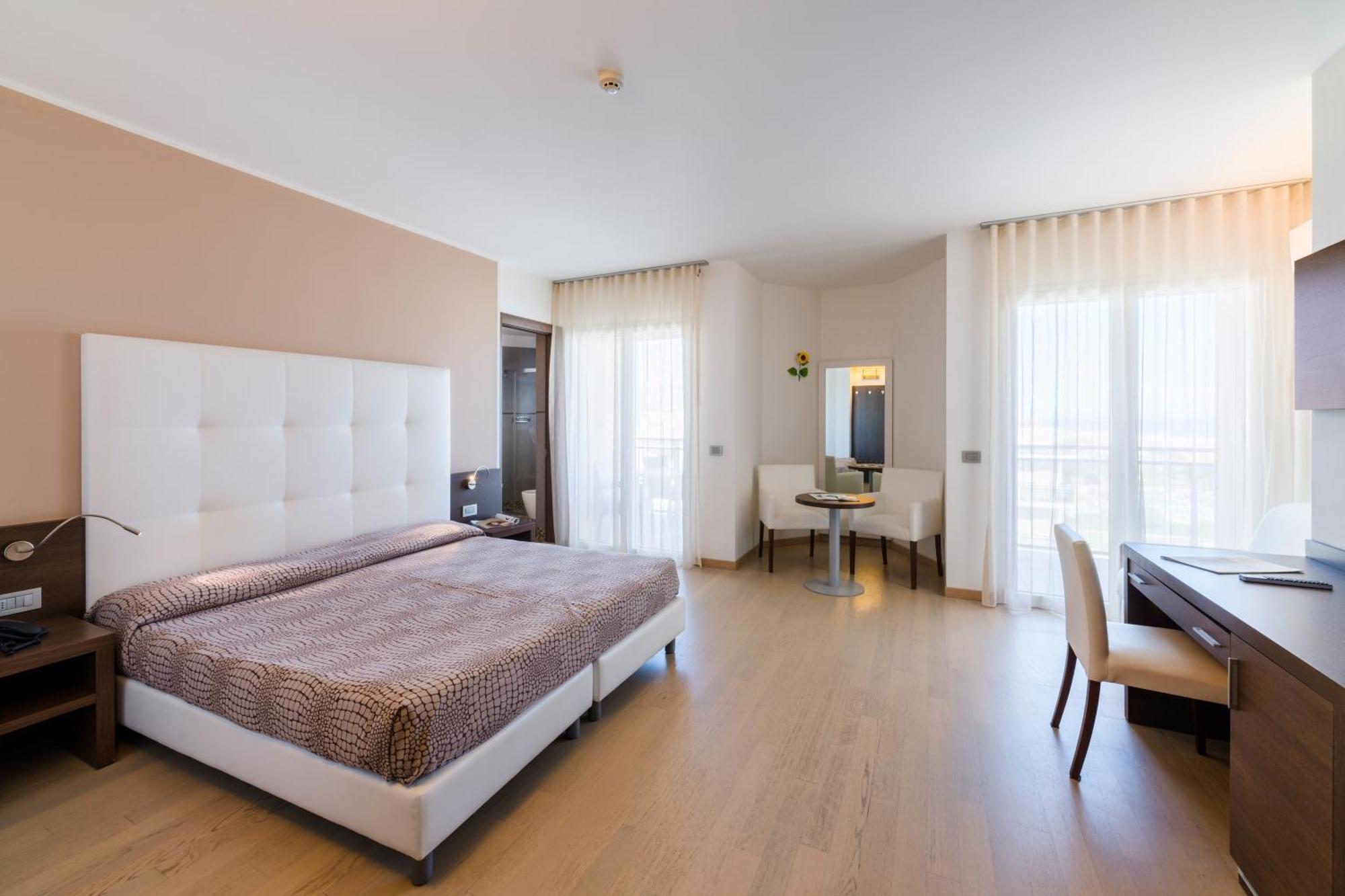 Hotel Italy Bibione Esterno foto